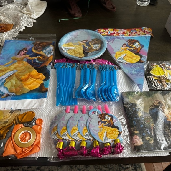 Disney Other - Beauty and The Beast Party Set - for 10 people
